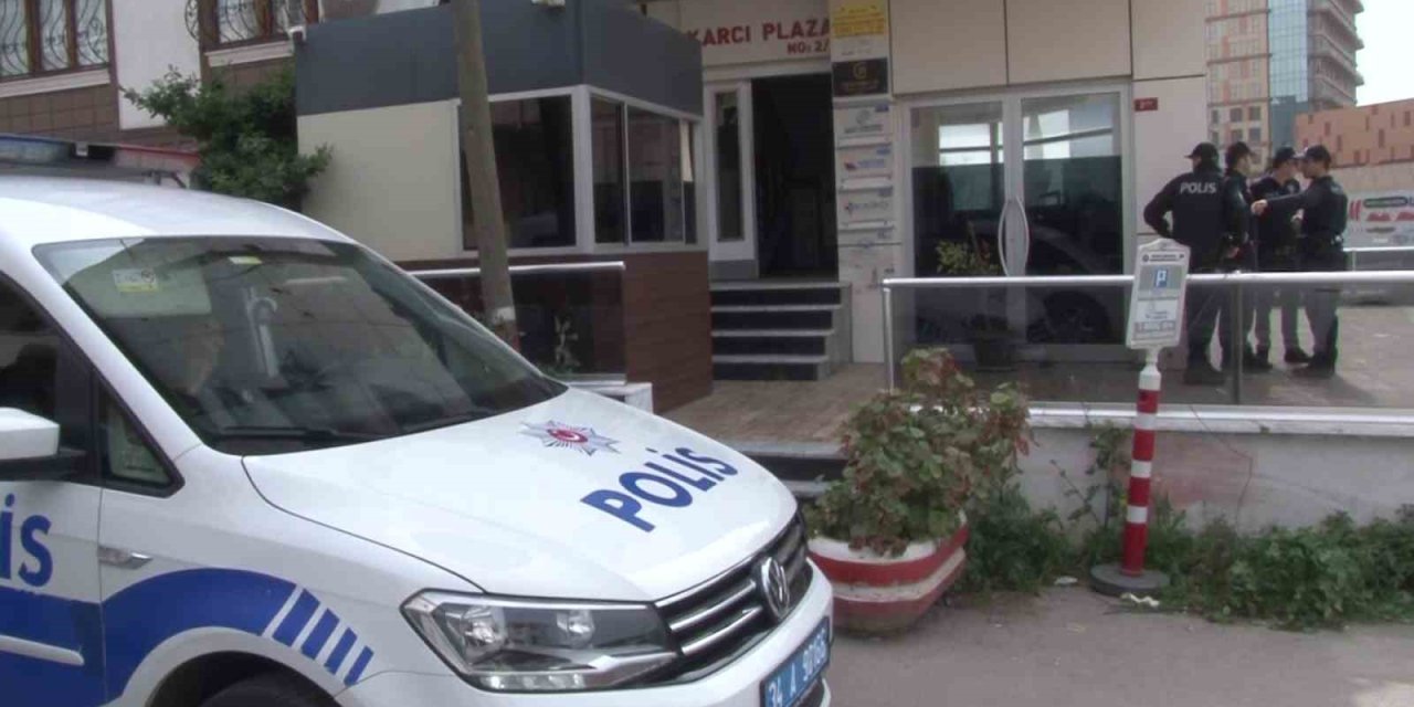 PATRONUNUN ODASINA DİNLEME CİHAZI YERLEŞTİRDİ, YAKALANINCA PATRONUNU ÖLDÜRMEYE ÇALIŞTI