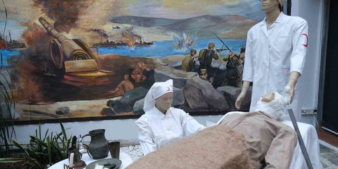 "ÇANAKKALE İÇİNDE VURDULAR BENİ’’ SERGİSİ SANATSEVERLERLE BULUŞTU