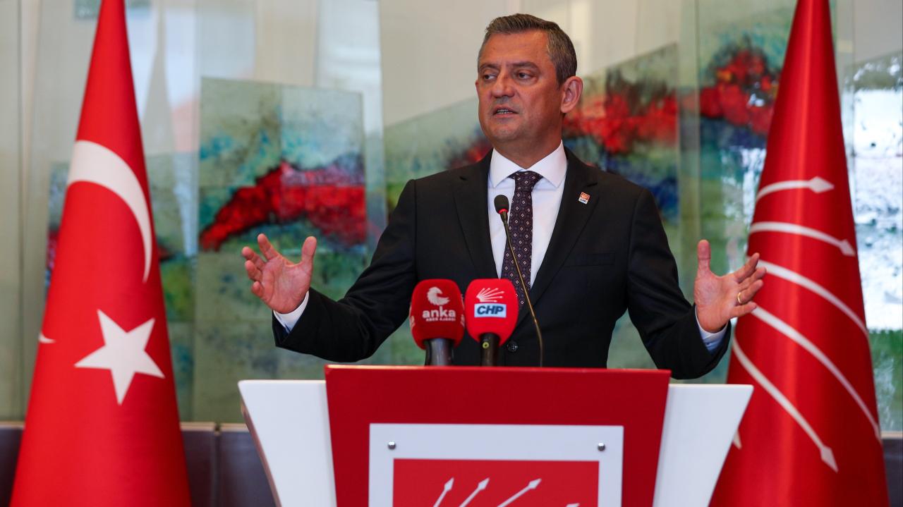 CHP Lideri Özgür Özel'den Saat 14.00 Çağrısı: 