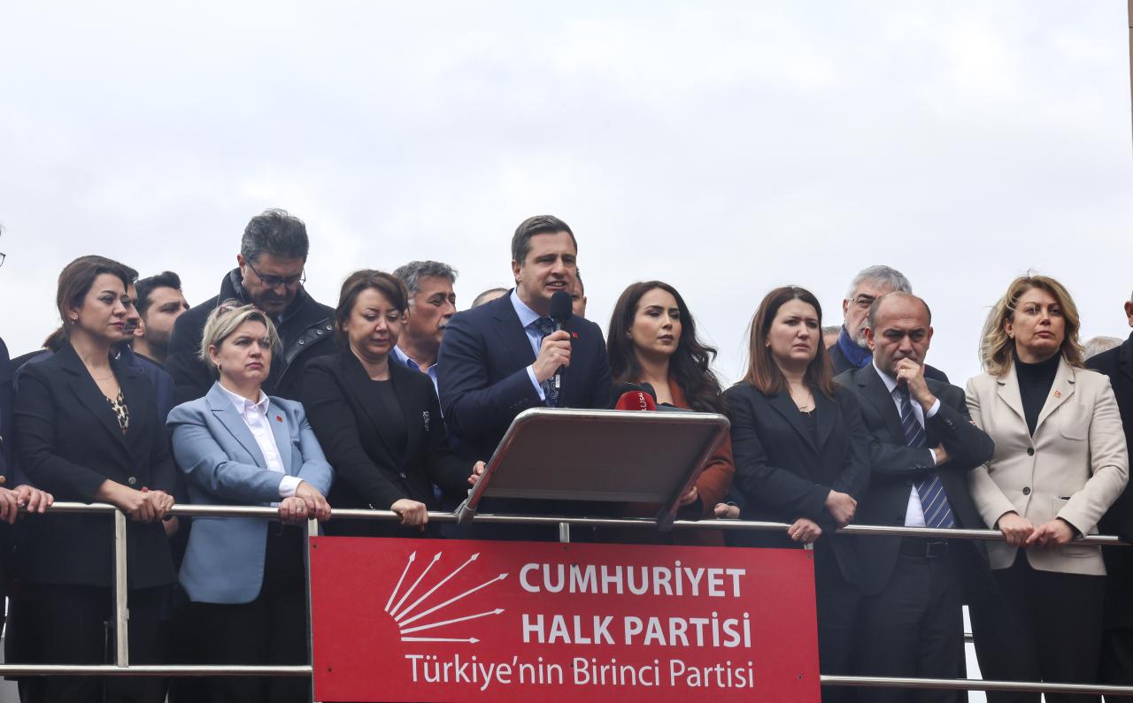 Deniz Yücel: Ülkeyi Rehin Almaya Çalışanlara Sesleniyoruz; Sandıktan Kaçmayın, Mertçe Mücadele Edin