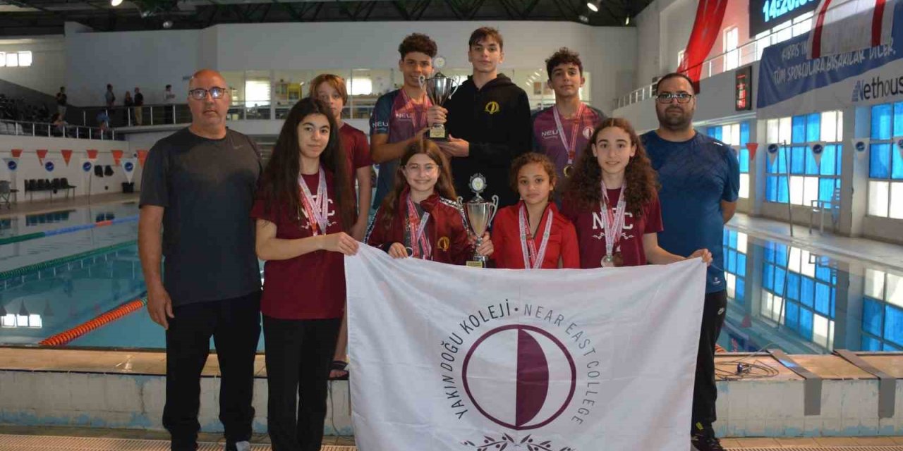 ALTIN KULAÇLARDAN 14 MADALYA