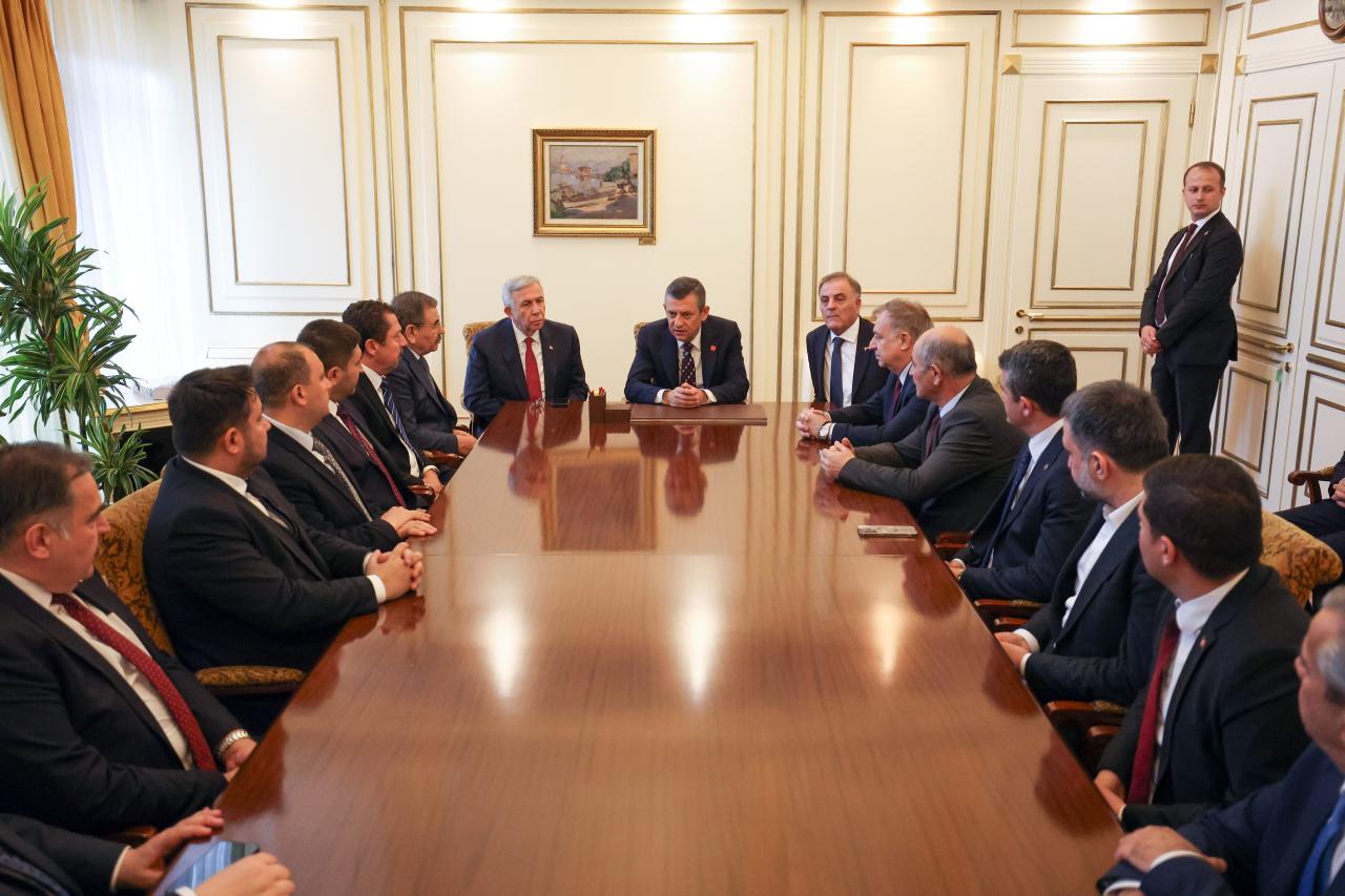 Cumhuriyet Halk Partisi Genel Başkanı Özgür Özel, İstanbul Saraçhane’de...