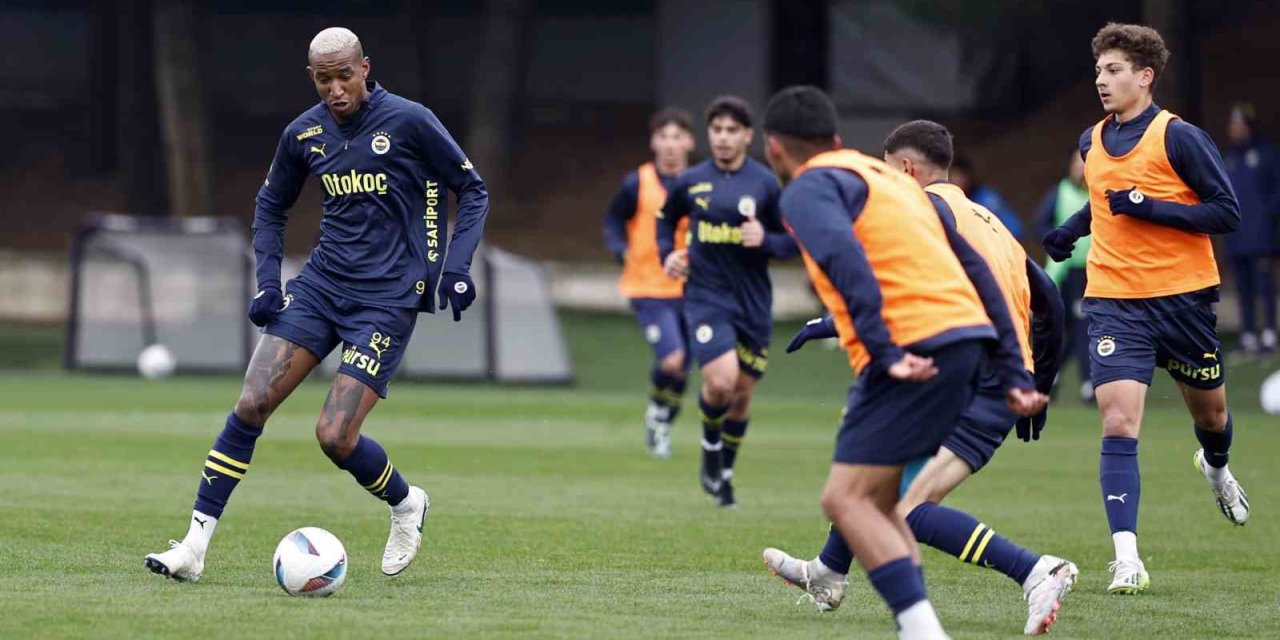 FENERBAHÇE, MİLLİ OYUNCULARINDAN YOKSUN ÇALIŞTI