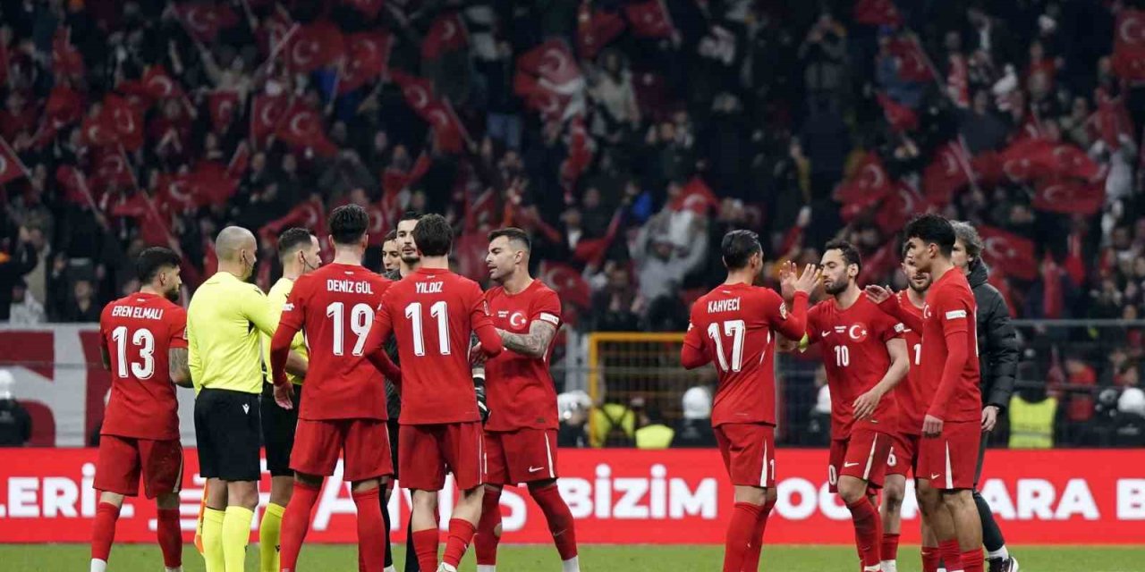MAÇ SONU MİLİLER BÜYÜK SEVİNÇ YAŞADI