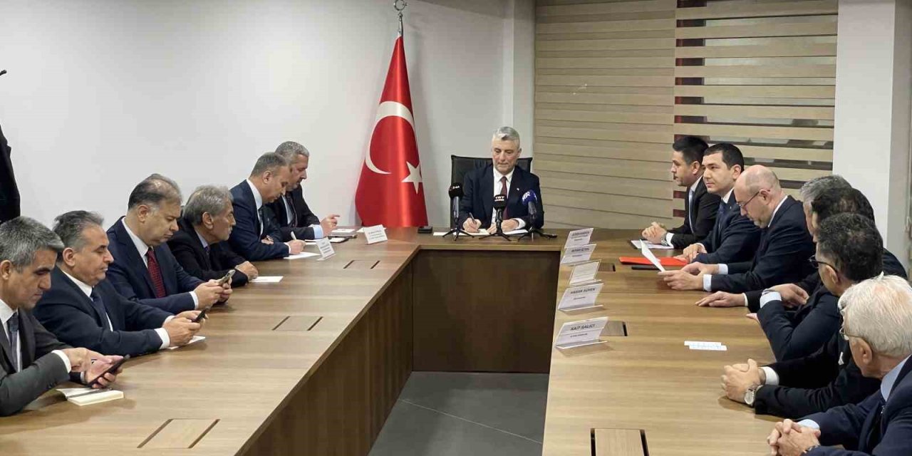 BAKAN BOLAT: "İHRACATÇILARIMIZI DAHA DESTEKLEYİCİ AKSİYONLAR ALACAĞIZ"