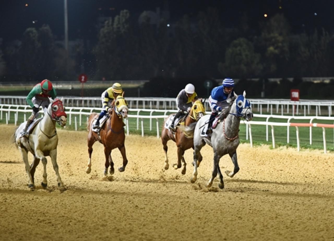 İzmir'de düzenlenen G2 Koşu'yu Beyazışık kazandı