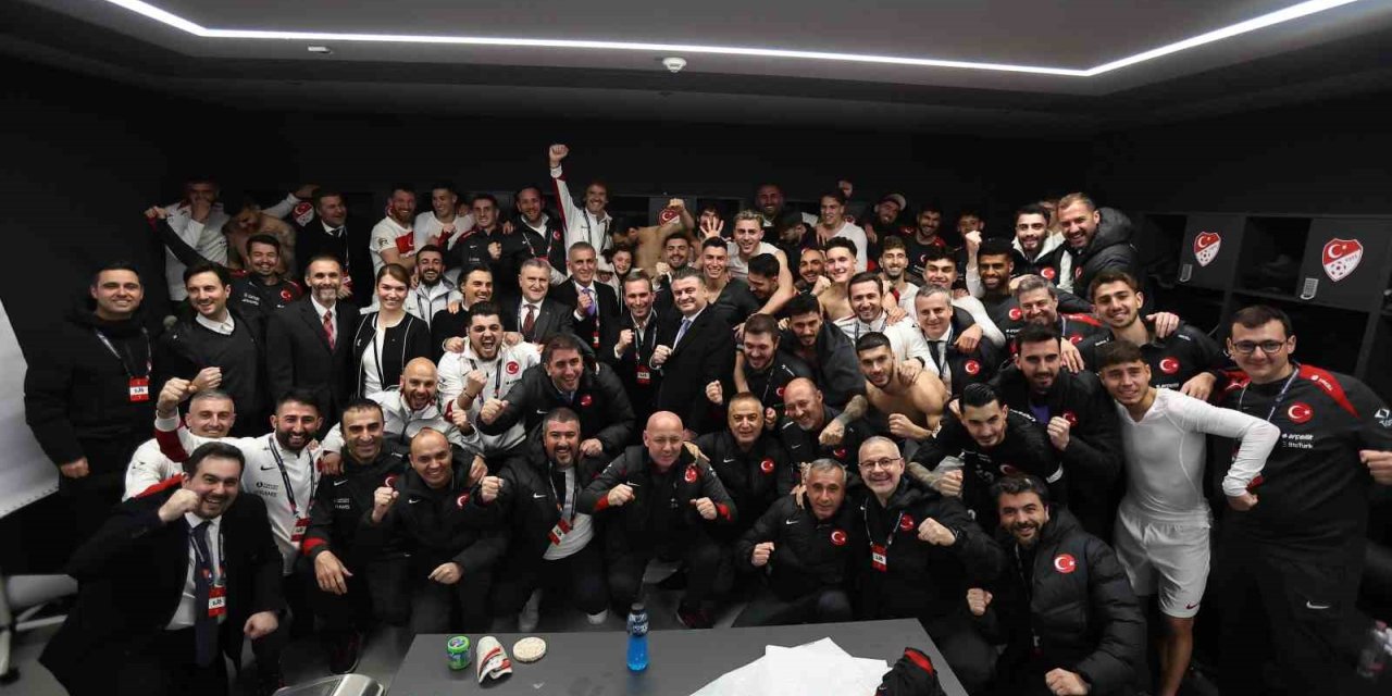 CUMHURBAŞKANI ERDOĞAN’DAN A MİLLİ FUTBOL TAKIMI’NA TEBRİK TELEFONU