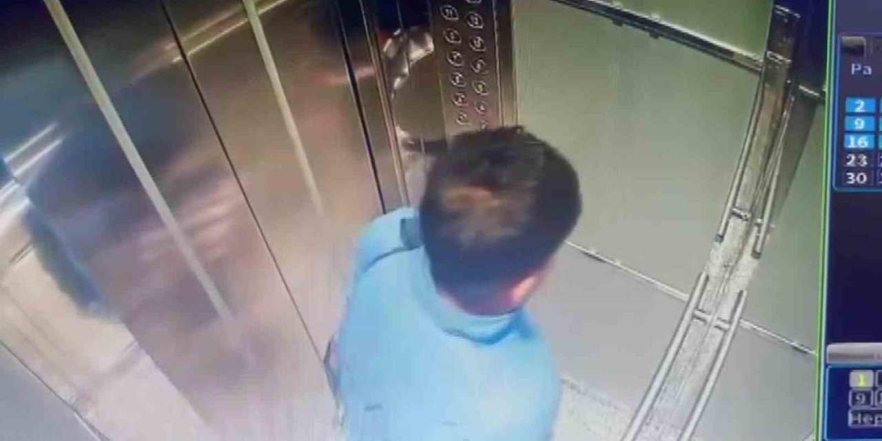 DAVULCU GİRDİĞİ BİNANIN ASANSÖRÜNE TUVALETİNİ YAPTI