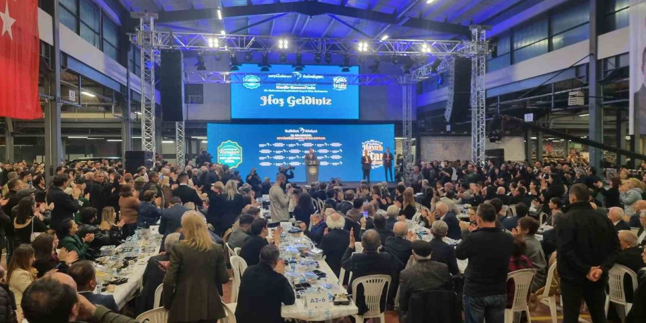 ÖZGÜR ÖZEL BEYLİKDÜZÜ’NDE İFTAR PROGRAMINA KATILDI