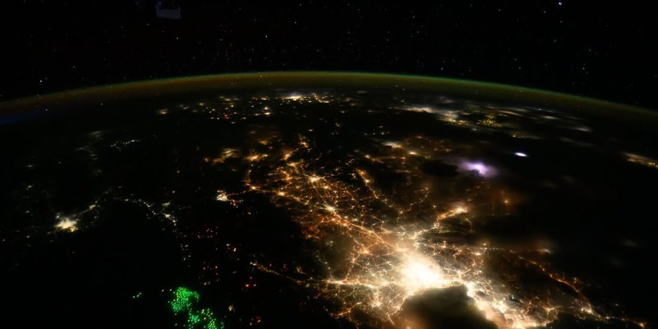 UZAYDAN İSTANBUL’UN SON HALİ GECE GÖRÜNTÜLENDİ