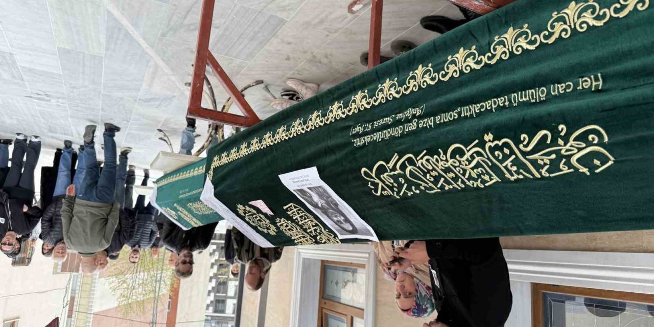 AVCILAR’DA ESKİ EŞİN ÖLDÜRDÜĞÜ, ANNE VE KIZI SON YOLCUĞUNA UĞURLANDI