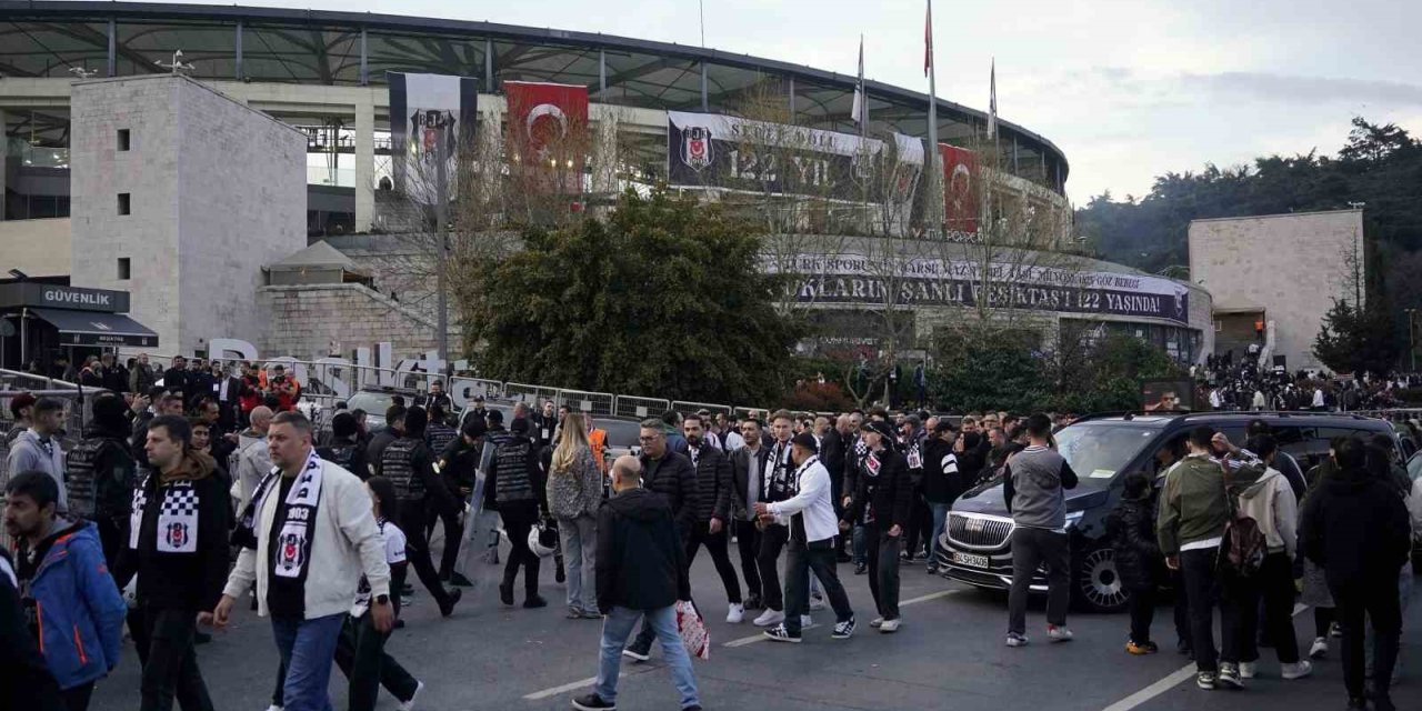 BEŞİKTAŞLI TARAFTARLARDAN DERBİYE YOĞUN İLGİ