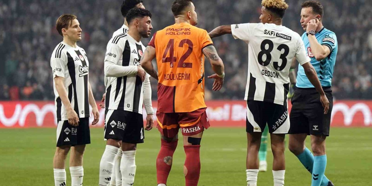 PRZEMYSLAW FRANKOWSKİ KIRMIZI KART GÖRDÜ