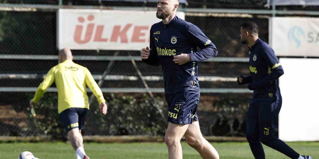 FENERBAHÇE, GALATASARAY MAÇI HAZIRLIKLARINA BAŞLADI