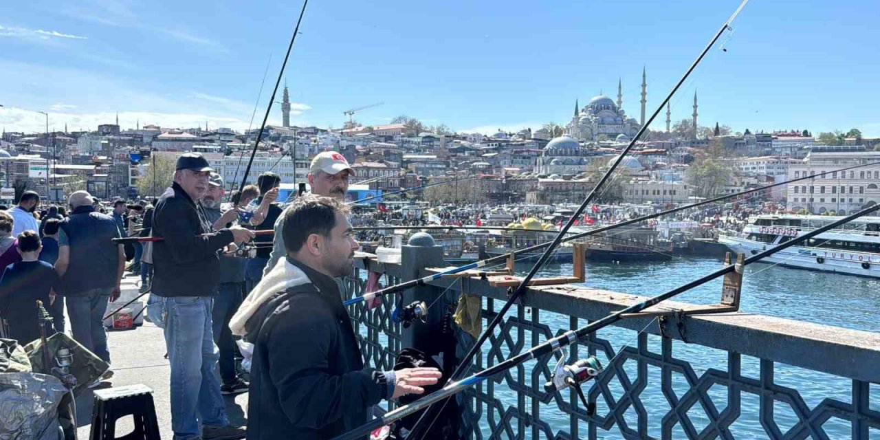 OLTA BALIKÇILARI BAYRAMDA GALATA KÖPRÜSÜ’NE AKIN ETTİ
