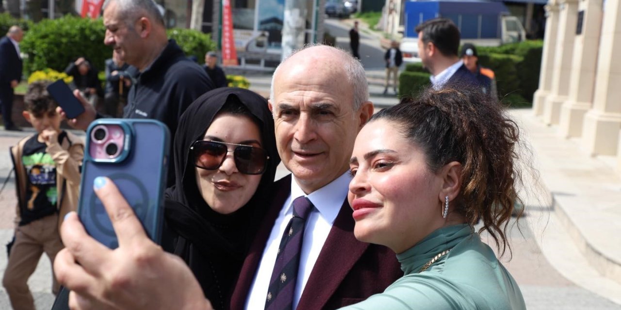 BAŞKAN AKGÜN, BÜYÜKÇEKMECELİLERLE BAYRAMLAŞTI