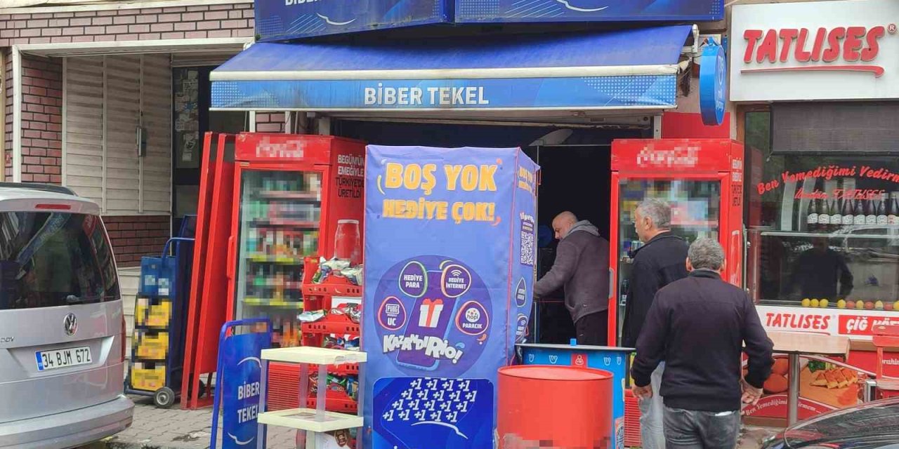 BAKIRKÖY’DE TEKEL BAYİYE GELEN HIRSIZ BİR ŞİŞE İÇKİYİ ÇALIP KAÇTI