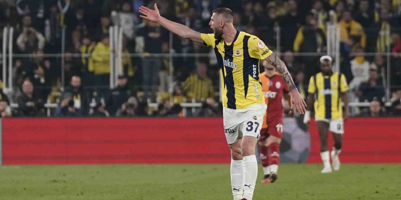 FENERBAHÇE, BU SEZONKİ 4. DERBİSİNİ DE KAZANAMADI