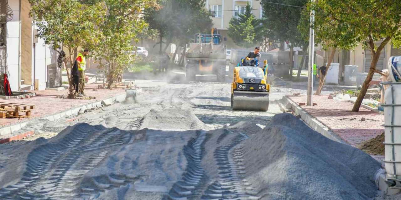 ESENYURT’TA 5 AYDA 129 BİN 298 METREKARE PARKE YOL YAPILDI