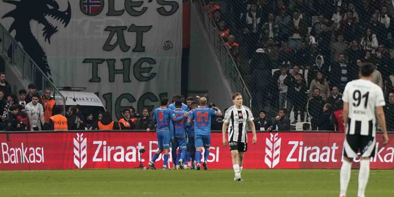 BEŞİKTAŞ EVİNDE GÖZTEPE’YE YİNE KAYBETTİ