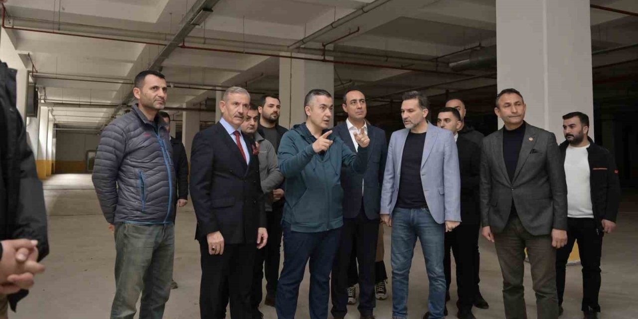 ESENYURT NAMIK KEMAL MAHALLESİ’NİN OTOPARK VE PAZAR SORUNU ÇÖZÜLÜYOR