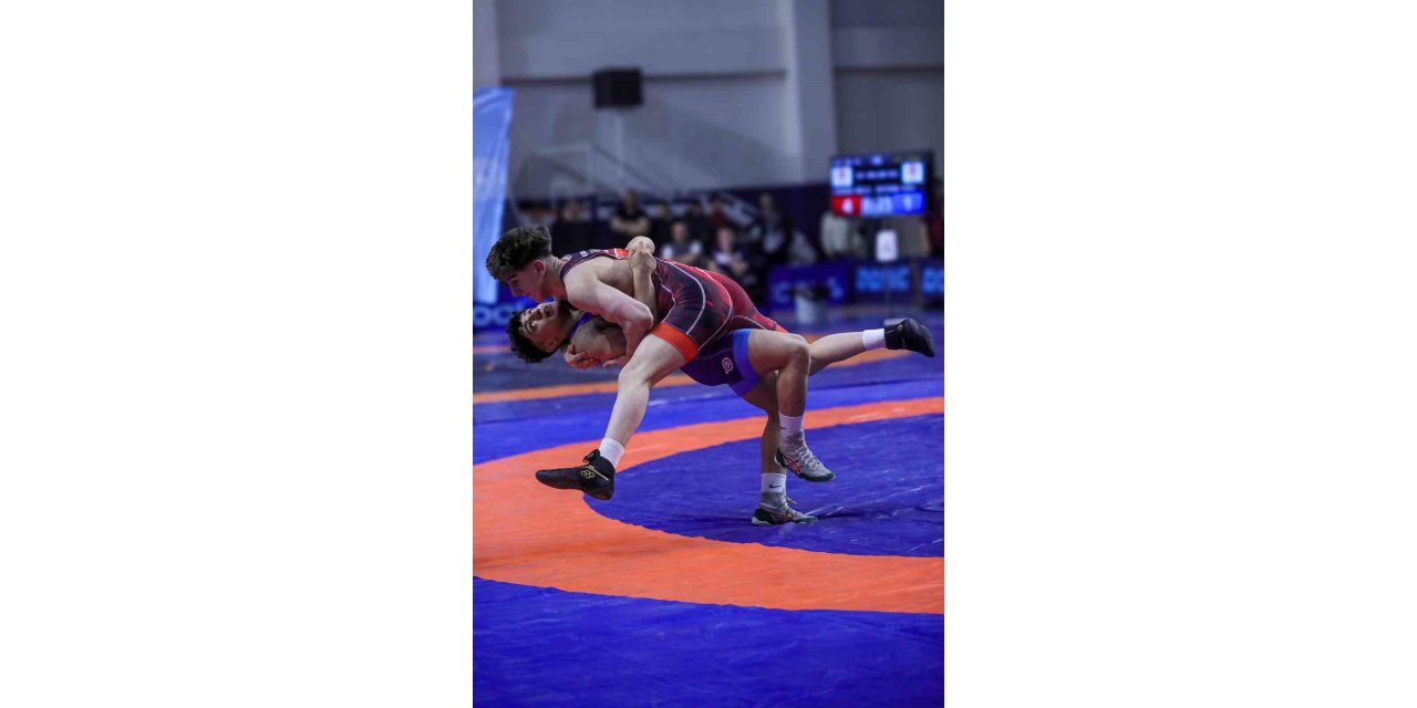 U17 GREKOROMEN GÜREŞ TÜRKİYE ŞAMPİYONASI’NDA İLK GÜN SONA ERDİ