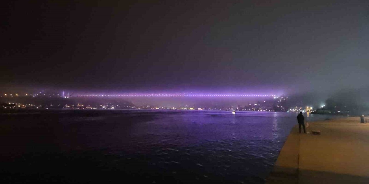 İSTANBUL’DA SİS NEDENİYLE BOĞAZ TRAFİĞİ ASKIYA ALINDI