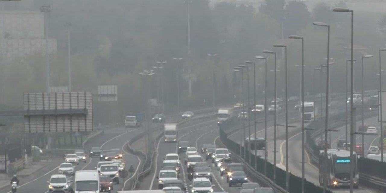 BAHÇELİEVLER’DE SİS ETKİLİ OLDU