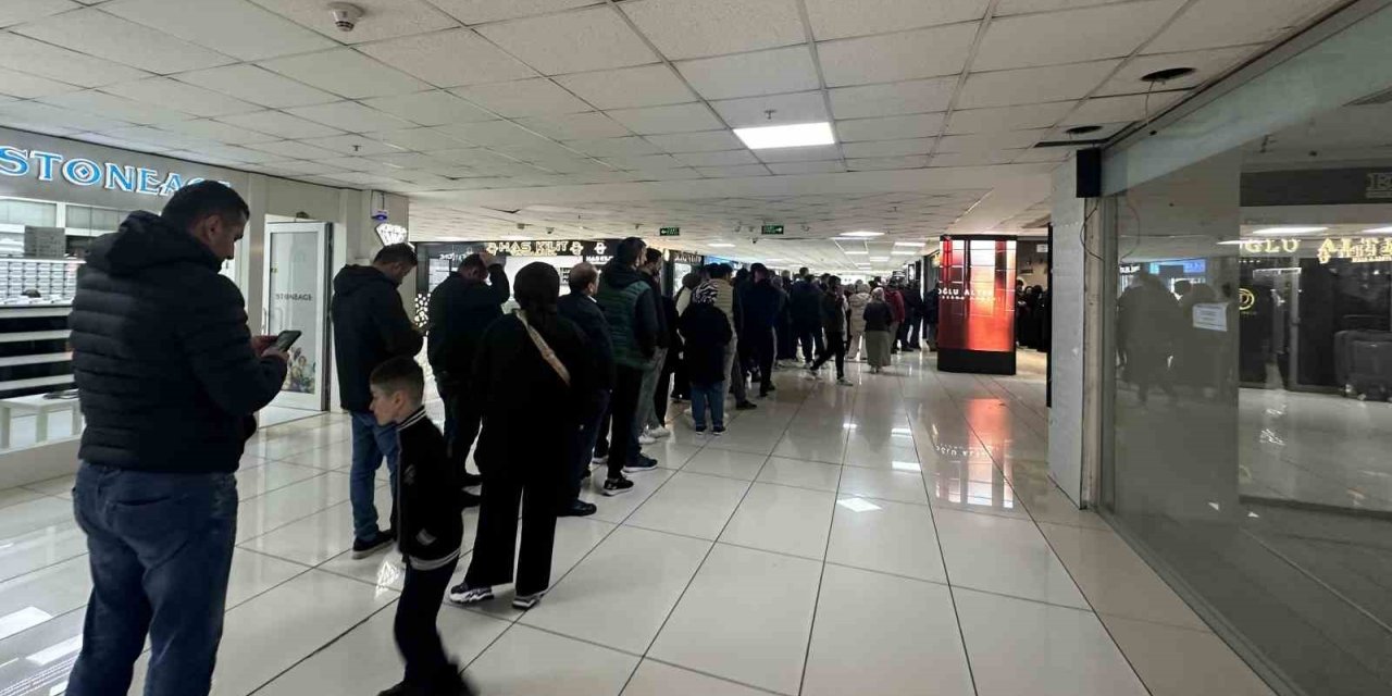 İSTANBUL’DA ALTIN KUYRUĞU