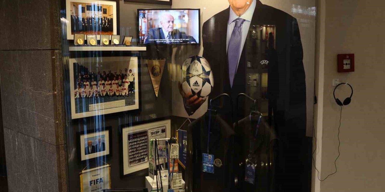 TFF MÜZESİ’NDE ŞENES ERZİK KÖŞESİ AÇILDI