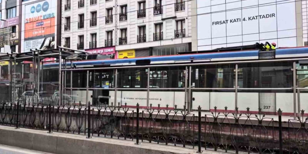 SULTANGAZİ’DE TRAMVAY SEFERLERİ DURDU, YOĞUNLUK YAŞANDI