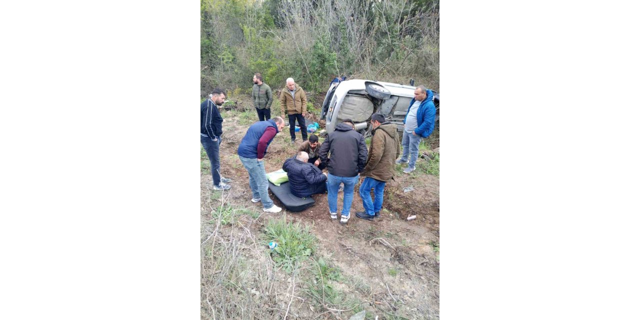 ÇATALCA’DA ARAÇ AĞACA SAPLANDI: 1 YARALI