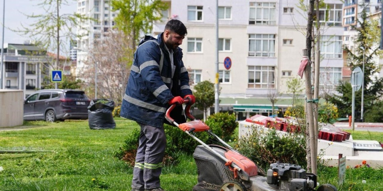 KARTAL BELEDİYESİ’NDEN YAZ TEMİZLİĞİ MESAİSİ