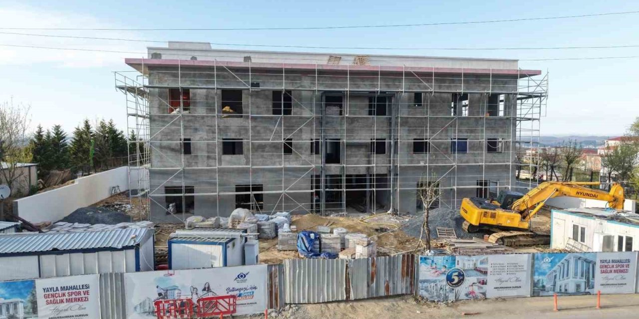SULTANGAZİ’DE GENÇLİK, SPOR VE SAĞLIK MERKEZİ HIZLA YÜKSELİYOR