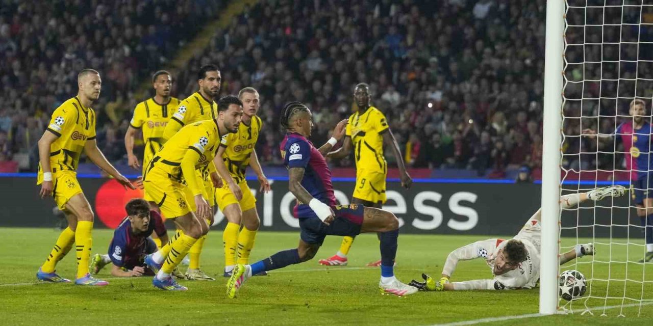 BARCELONA YARI FİNAL KAPISINI ARALADI