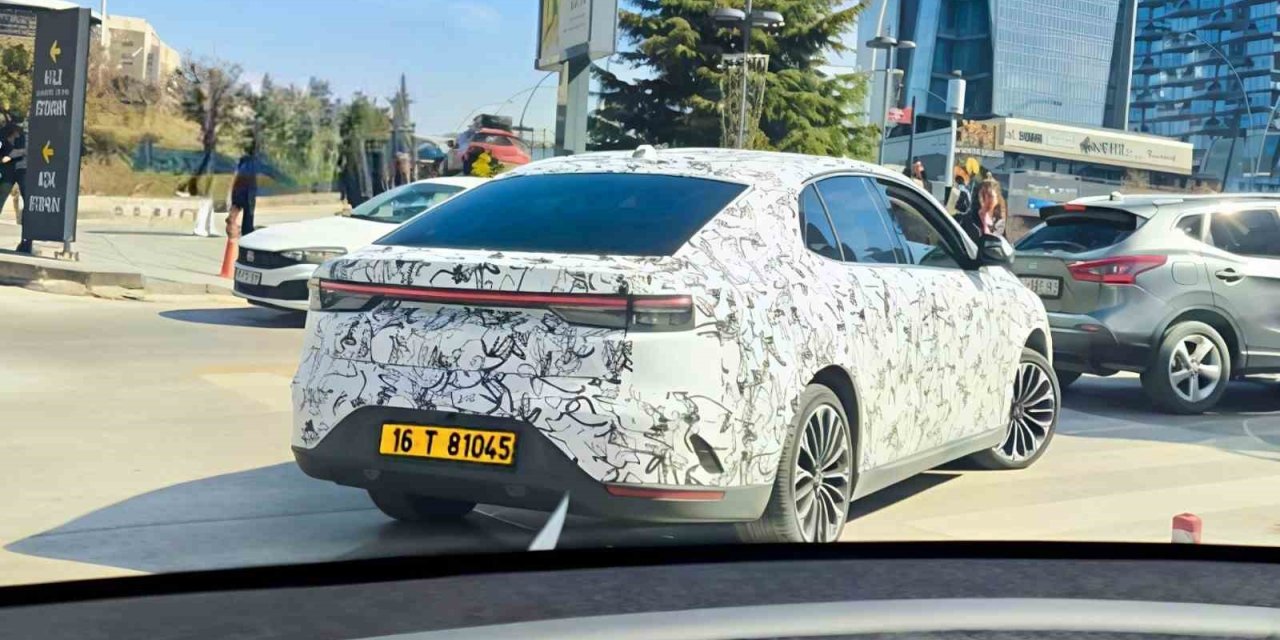 TOGG’UN YENİ SEDANI T10F, TEST SÜRÜŞLERİNE ÇIKTI