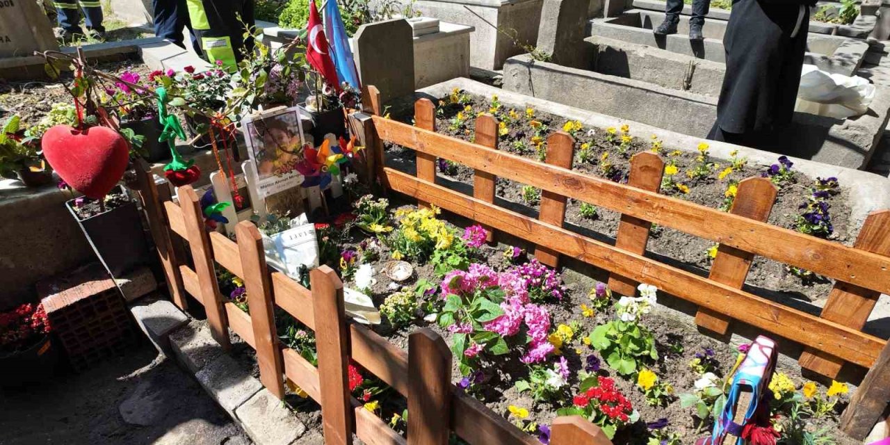 MATTİA AHMET MİNGUZZİ’NİN TAHRİP EDİLEN MEZARI BAHÇELİEVLER BELEDİYESİ ONARDI