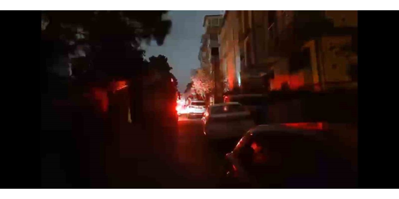 SANCAKTEPE’DE ÇATI UÇMASI ELEKTRİK KESİNTİSİNE NEDEN OLDU