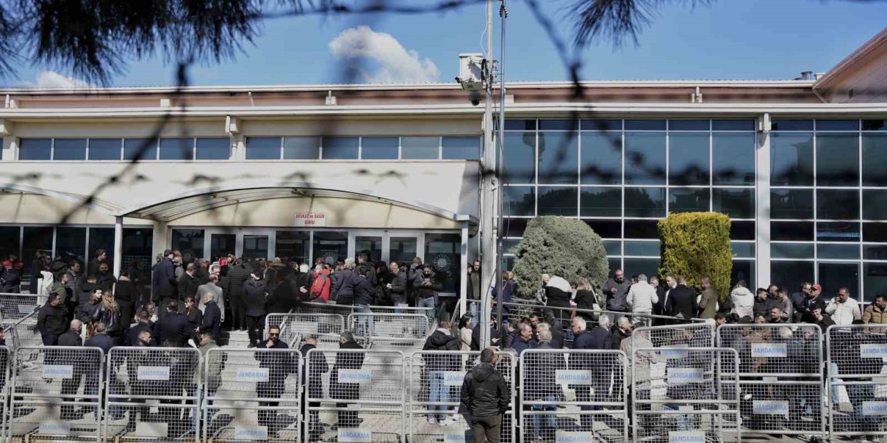 EKREM İMAMOĞLU’NUN YARGILANDIĞI DAVADA ARA KARAR