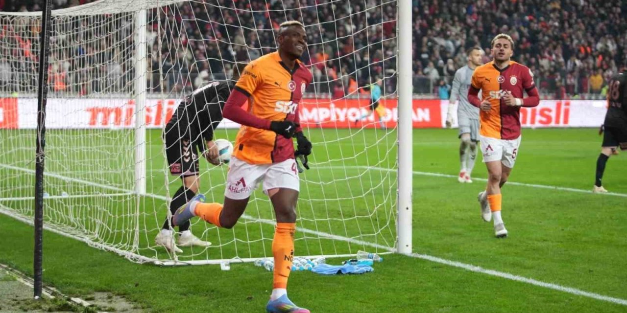 VİCTOR OSİMHEN LİGDE 21. GOLÜNÜ KAYDETTİ