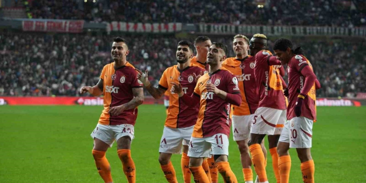 YUNUS AKGÜN LİGDEKİ 7. GOLÜNÜ KAYDETTİ