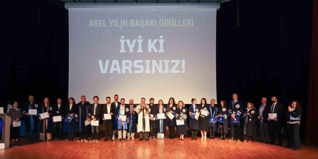 GİRİŞİMCİ MEZUNLAR ÖDÜLLENDİRİLDİ