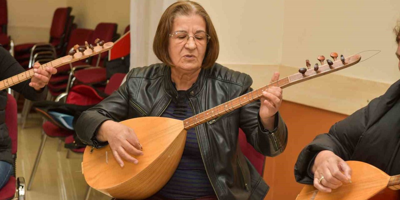 ESENYURTLULARA 9 FARKLI BRANŞTA MÜZİK EĞİTİMİ