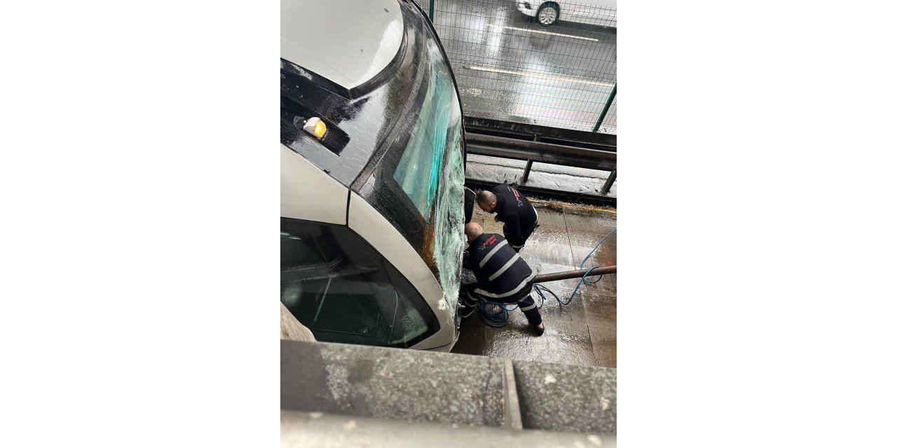 AVCILAR’DA METROBÜS KAZASI