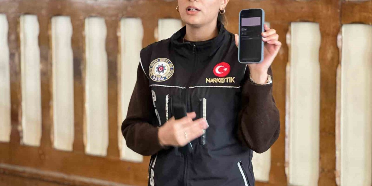 SİRKECİ GARI’NDA DÜZENLENEN "EN İYİ NARKOTİK POLİSİ ANNE" PROJESİNE YOĞUN İLGİ