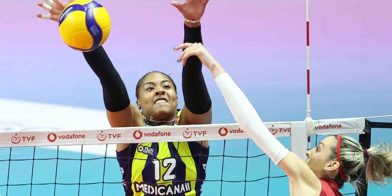 VODAFONE SULTANLAR LİGİ: FENERBAHÇE: 3 - GALATASARAY: 1