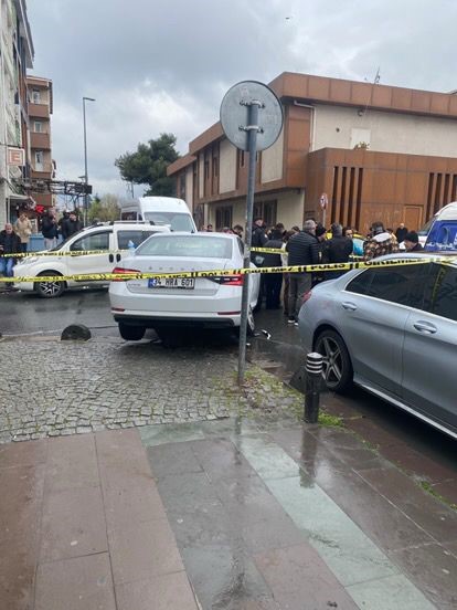 KÜÇÜKÇEKMECE’DE YOLUN KARŞISINA GEÇMEYE ÇALIŞAN KADIN HAYATINI KAYBETTİ