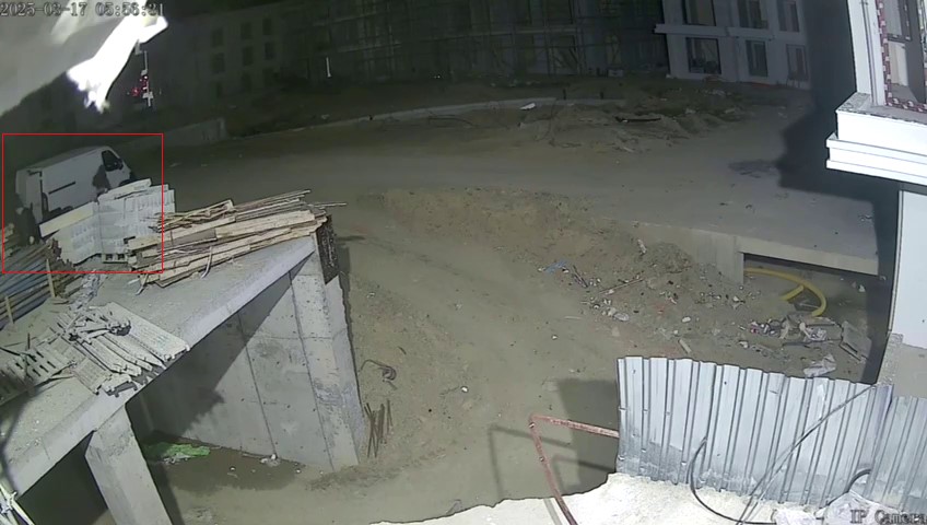 İSTANBUL’DA İNŞAAT MALZEMESİ HIRSIZLARI KAMERADA: 5 ŞÜPHELİ YAKALANDI