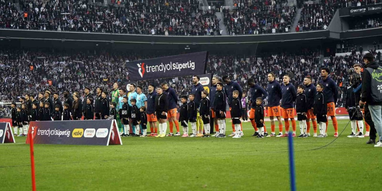 TRENDYOL SÜPER LİG: BEŞİKTAŞ: 0 - BAŞAKŞEHİR: 0 (MAÇ DEVAM EDİYOR)