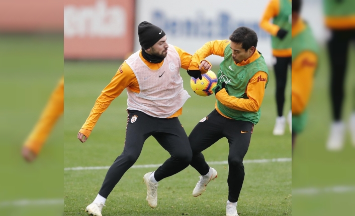 Galatasaray’da Rodrigues ve Sinan Gümüş takımla çalışmalara başladı